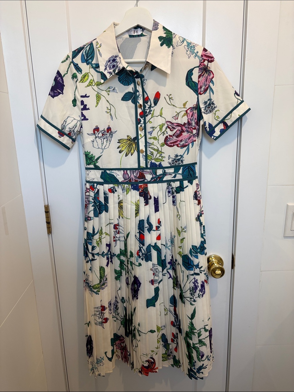 Floral Print Pleated Dress